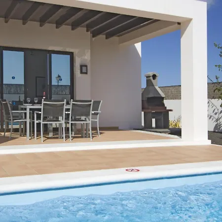 3 Bedroom B, Private Pool. Villa Playa Blanca (Lanzarote)